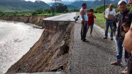 perdida de carpeta asfáltica Olmos Piura